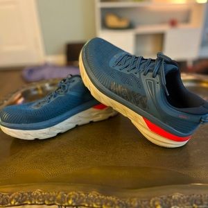 Size 11 Men’s Hoka One One Bondi 7 Real Teal